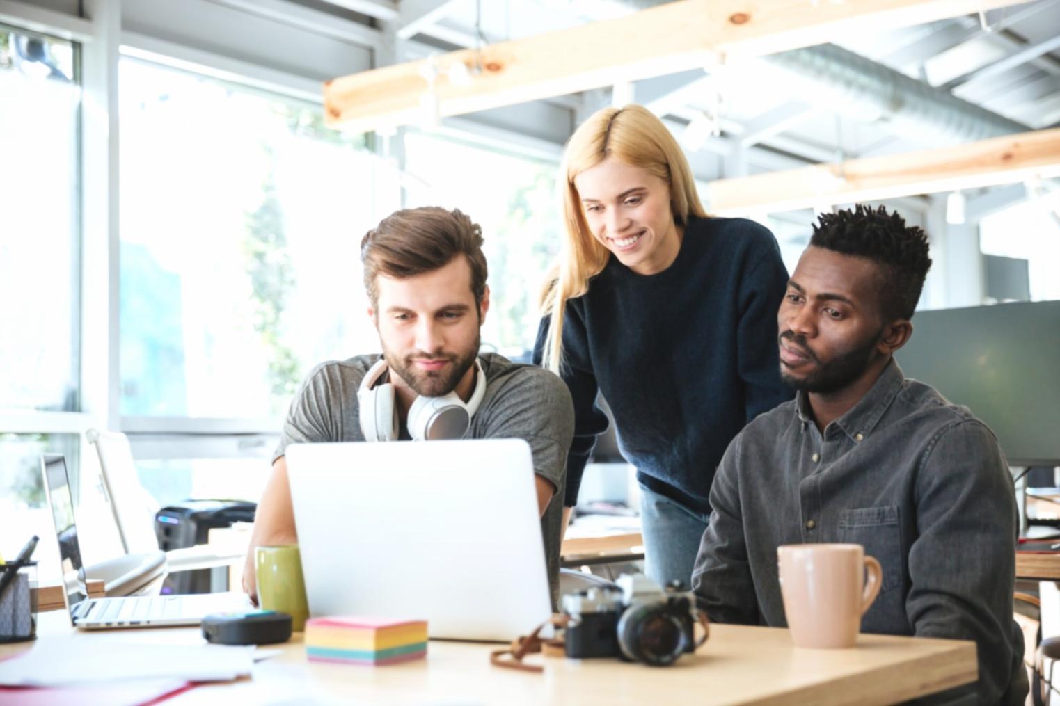 Environnement de travail collaboratif nythxalorystudio